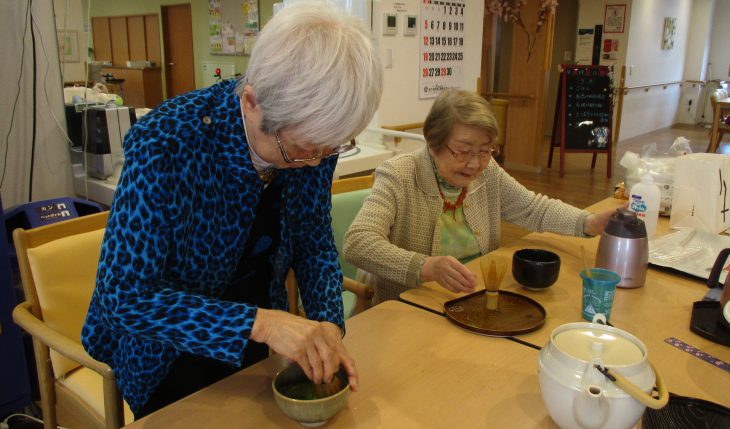 イメージ：お花見の代わりに桜お茶会