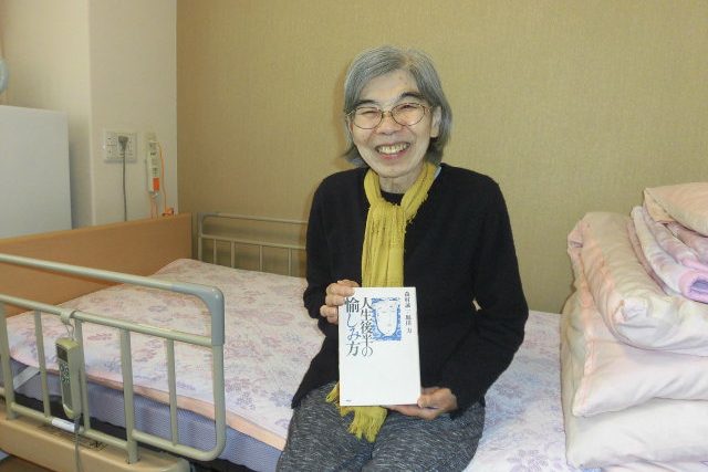 イメージ：大好きな本に囲まれて