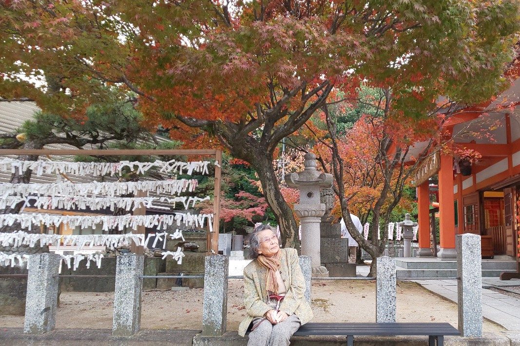 イメージ：昔を思い出しながら