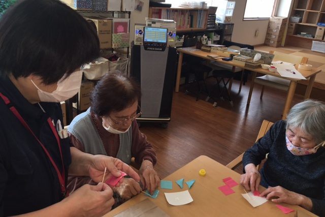 イメージ：小物作りで指先を使った脳トレ