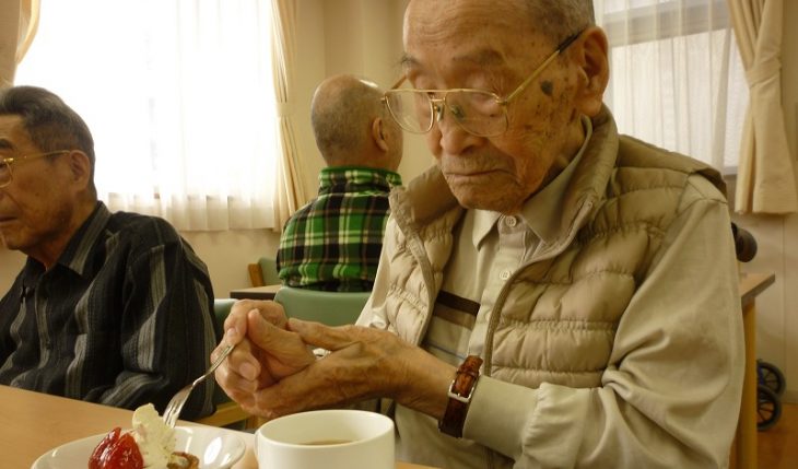 イメージ：おいしいスイーツは元気をくれる