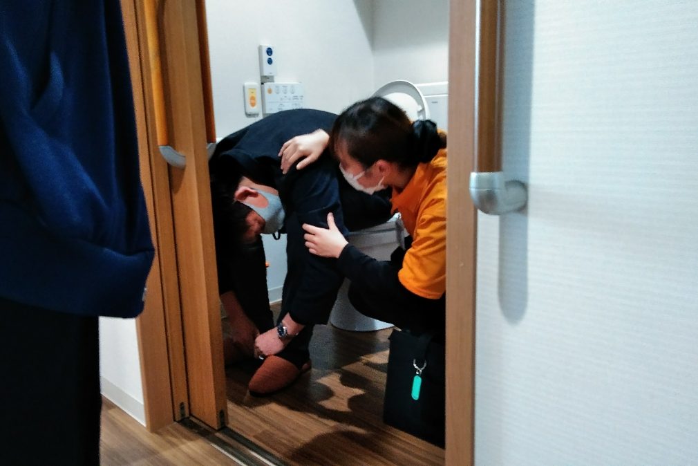 イメージ：緊急時対応「意識消失！訪室すると入居者様がいない！！」