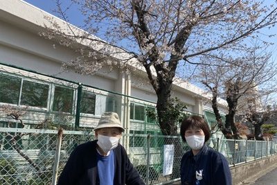 イメージ：歩行訓練の合間にプチお花見