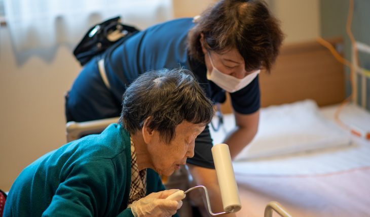 イメージ：一緒にお掃除を楽しみながら自立支援