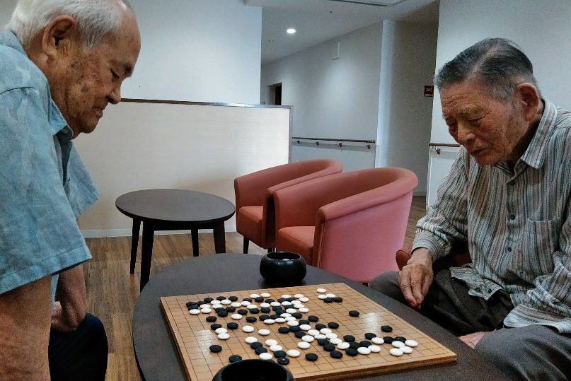 イメージ：囲碁で真剣勝負