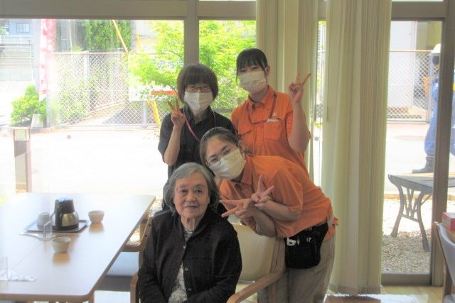 イメージ：外国人スタッフを迎えて