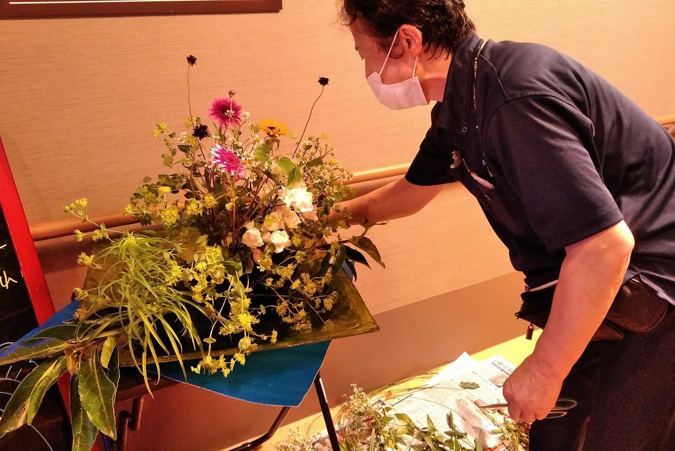 イメージ：ご入居者からスタッフへ　笑顔の連鎖