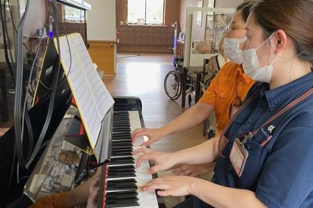 イメージ：ピアノを奏で癒しの時間を♬