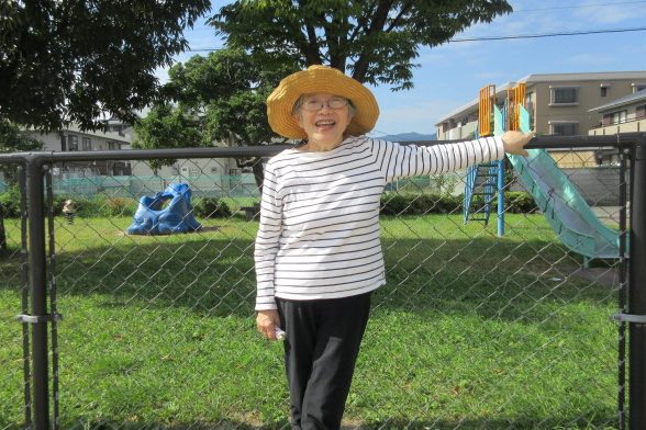 イメージ：歩行訓練を兼ねて近所の公園に