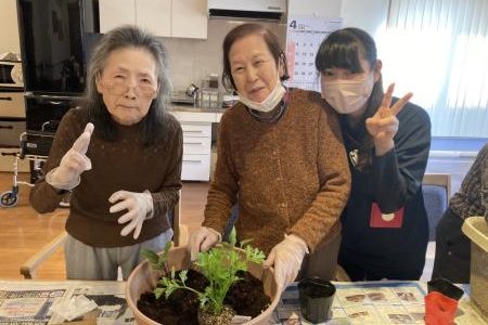 イメージ：夏に向けて菜園づくり