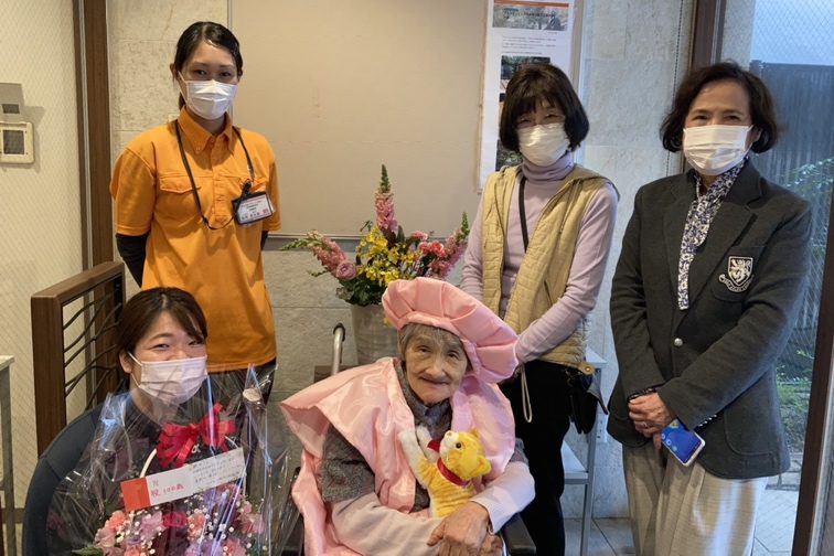 イメージ：百寿を迎えて