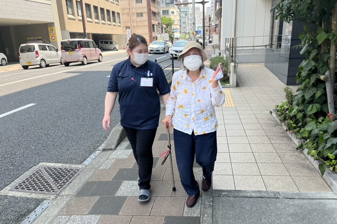 イメージ：外を歩こう