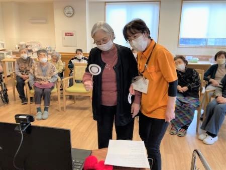 イメージ：時代に合わせた地域交流～保育園とデイサービスのZoomレクリエーション～