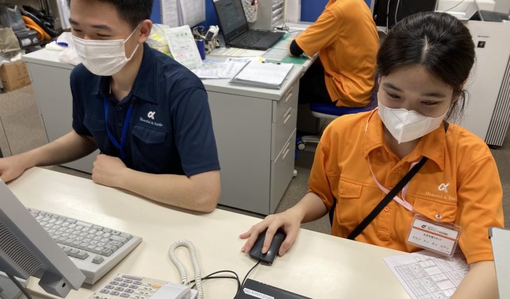 イメージ：留学生＆日本人スタッフ みんなで成長♪