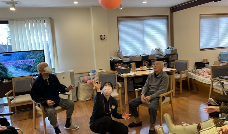 イメージ：リハビリにも最適な風船バレーは楽しい‼