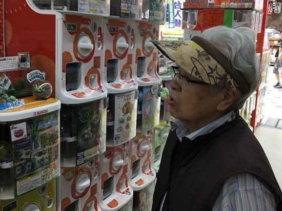 イメージ：食も買い物も楽しめる外出