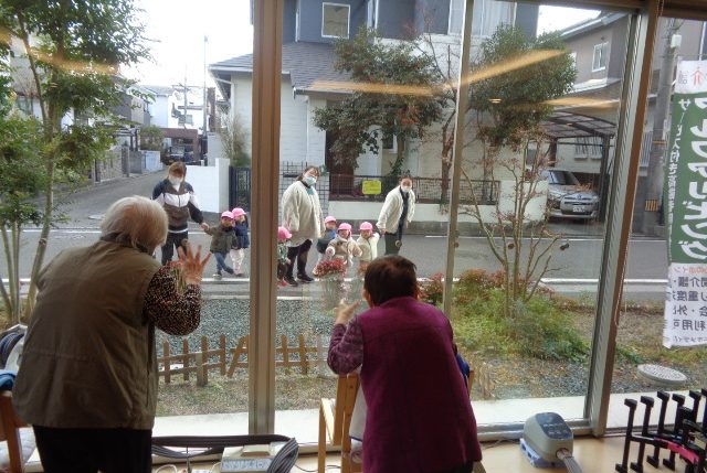 イメージ：ご入居者のハートをがっちりつかむ地域の笑顔