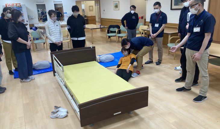 イメージ：スタッフ主催「緊急時蘇生研修」