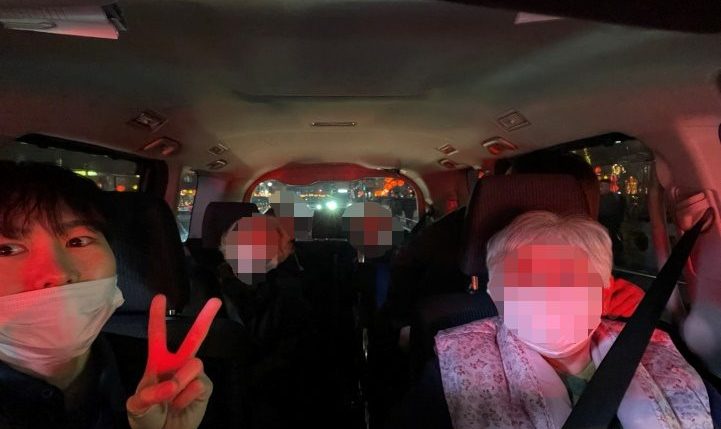 イメージ：ご入居者と夜のドライブ