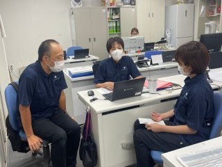 イメージ：毎朝行う看護ミーティングでは…