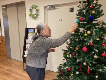 イメージ：笑顔で彩るクリスマスツリー