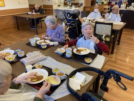イメージ：スタッフの工夫で食の楽しみをもっと身近に