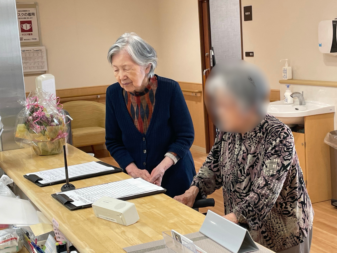 イメージ：事務所でのひととき